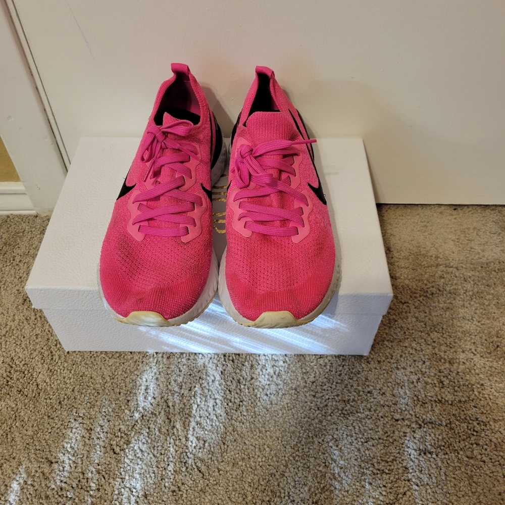 Pink Nikes - Picture 4 of 5